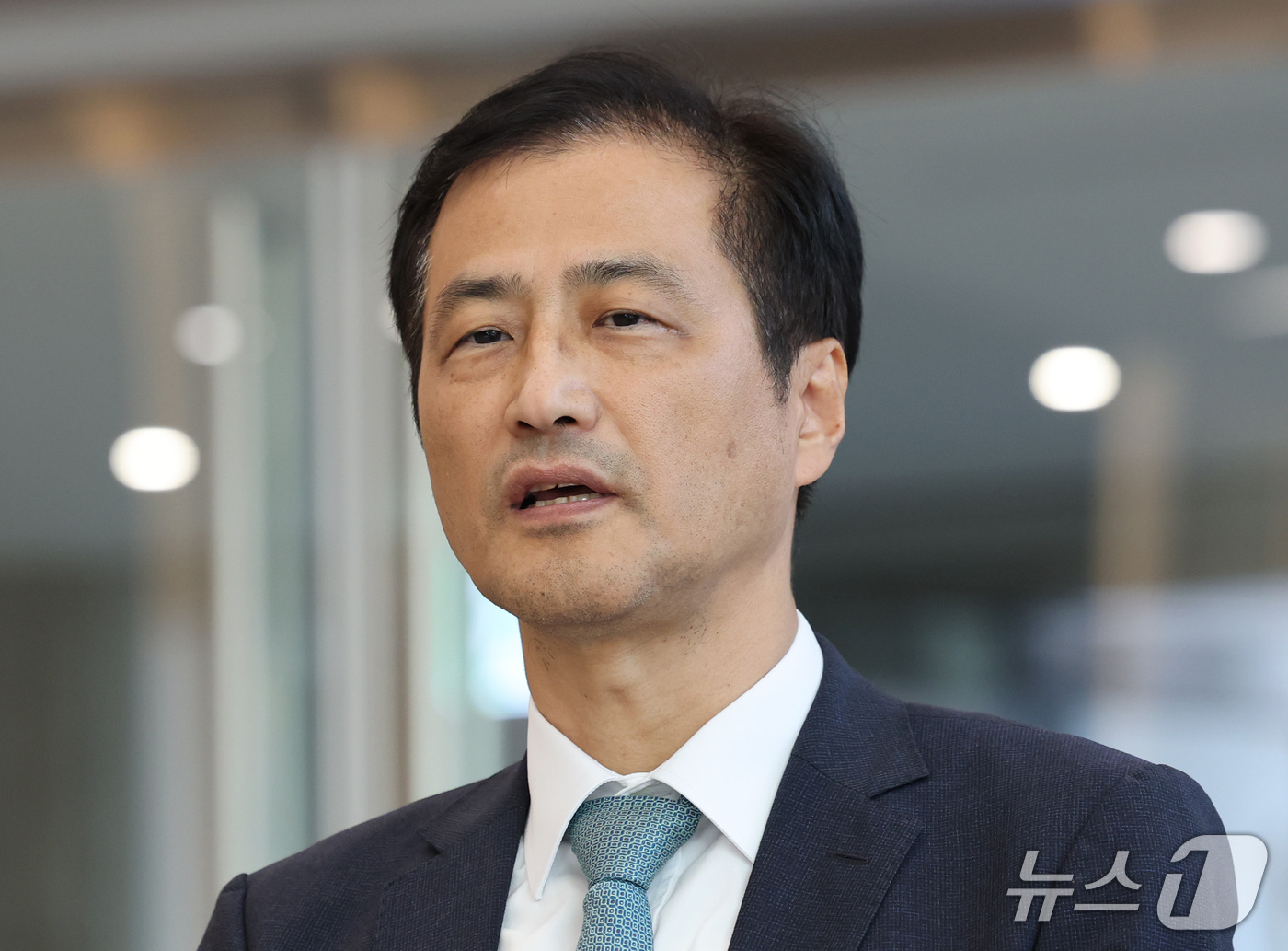 (서울=뉴스1) 박지혜 기자 = 이태한 선관위 특별검사가 23일 오후 서울 중구 중대범죄수사청을 찾아 취재진의 질문에 답하고 있다.이 특검은 추가 수사 인력 파견을 요청한 지 2주 …