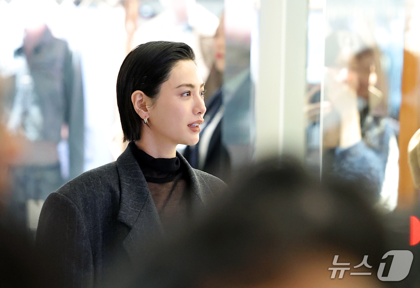(서울=뉴스1) 권현진 기자 = 배우 나나가 23일 서울 중구 롯데백화점 본점에서 열린 패션브랜드 E.B.M 포토콜에 참석하고 있다. 2026.10.23/뉴스1