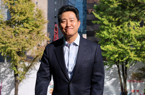 '2심 무죄' 오세훈 시장, 미소 지으며 시청으로