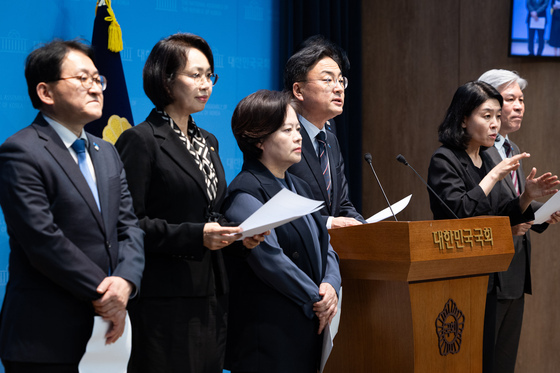 조국혁신당, 오세훈 서울시장 2심 무죄 사법부 규탄 기자회견