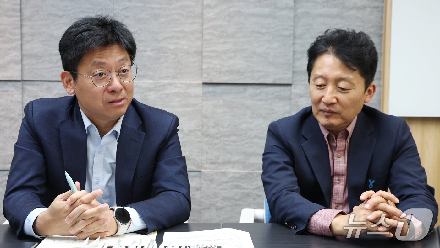 본문 이미지 - (왼쪽부터) 서동철 뉴로벤티 대표, 신찬영 뉴로벤티 대표 ⓒ 뉴스1 김명섭 기자