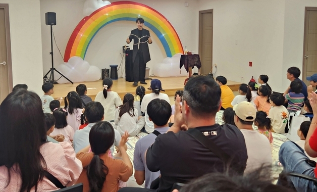 진천군 '우리마을 작은 도서관 책 축제' 주민 800여명 참여 속 성료