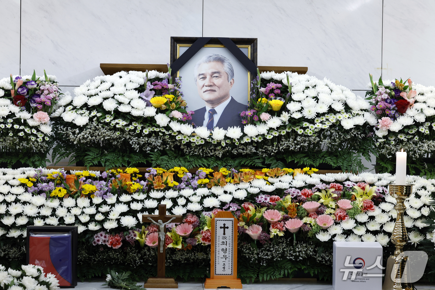 (서울=뉴스1) 박정호 기자 = 25일 오전 서울시 강남구 양재대로 삼성서울병원 장례식장에 김영삼 전 대통령 최측근이자 상도동계 핵심 인사인 최형우 전 내무부 장관 빈소가 마련되어 …