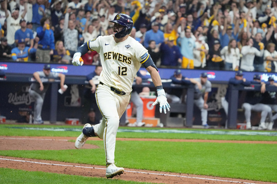 MLB 밀워키, 월드시리즈 2연승…탬파베이에 5-4 뒤집기