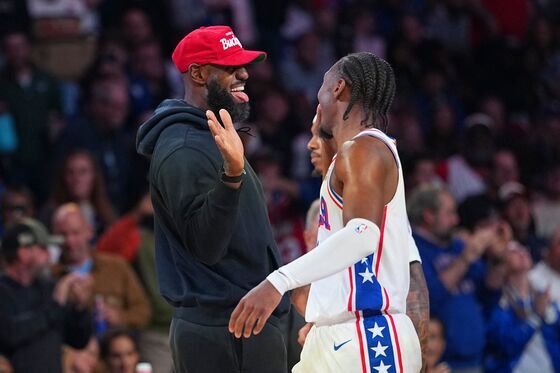 '르브론 결장' NBA 필라델피아, 밀워키 잡고 개막 3연승