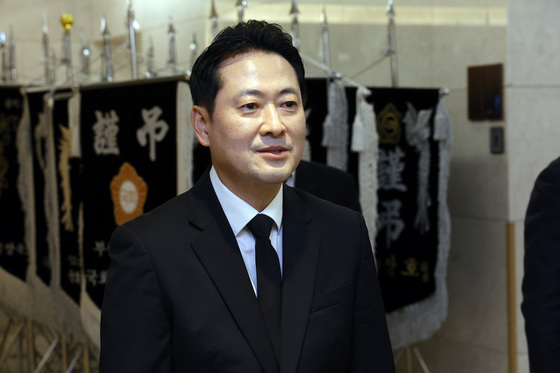 인터뷰 하는 장동혁 대표