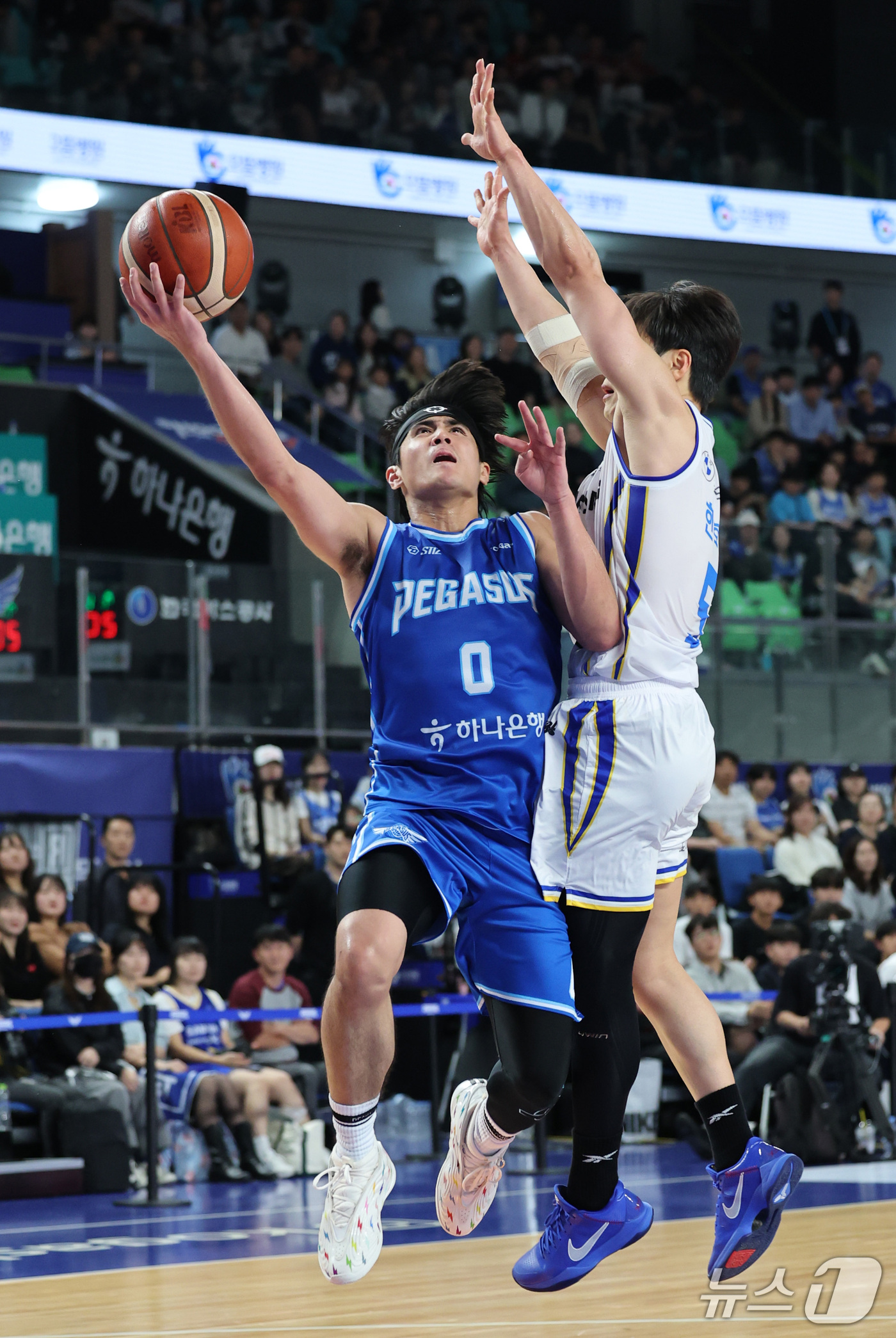 (대구=뉴스1) 박지혜 기자 = 25일 오후 대구 북구 대구실내체육관에서 열린 2026-27 KCC 프로농구 대구 한국가스공사와 서울 삼성의 경기에서 한국가스공사 벨란겔이 돌파를 …