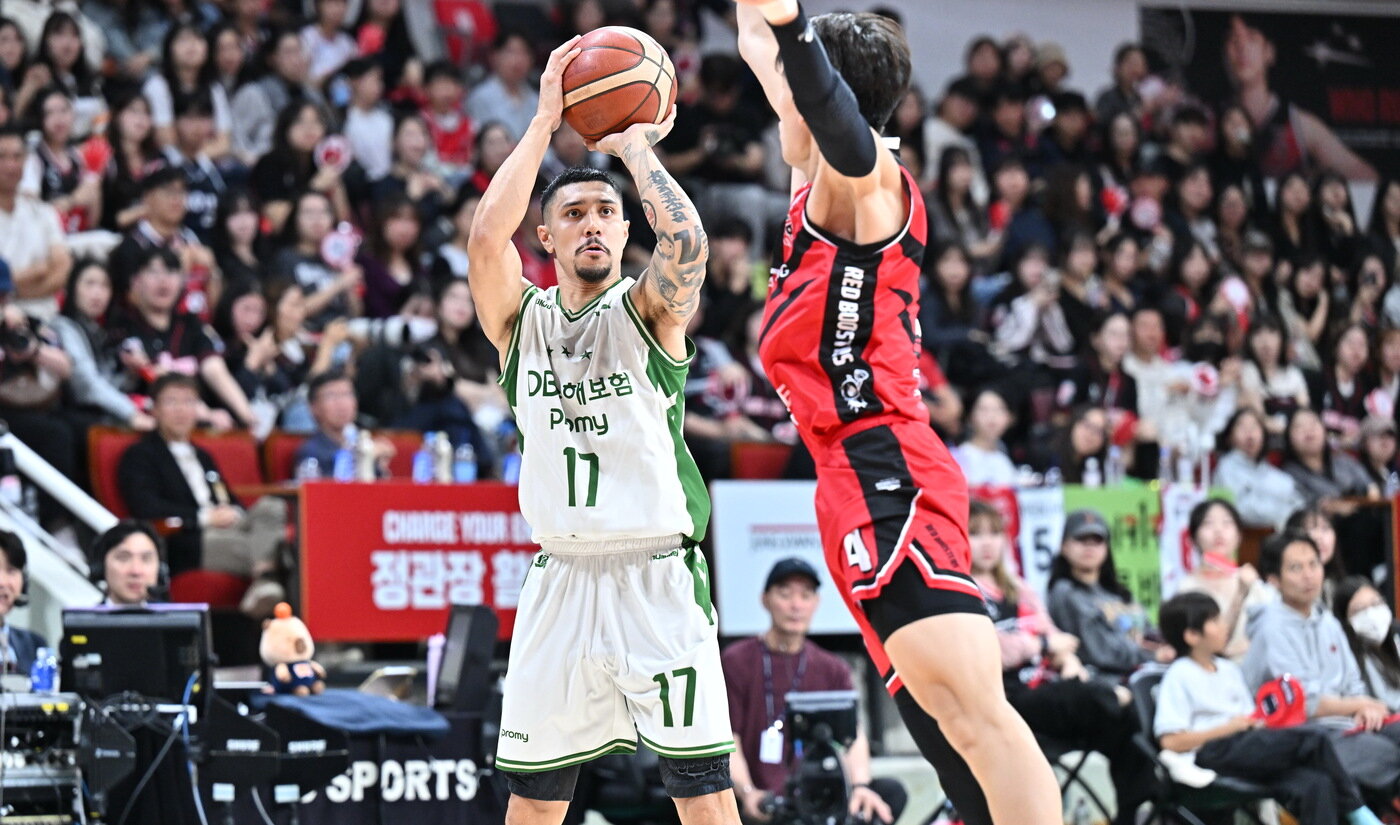 본문 이미지 - 슛 던지는 원주 DB 이선 알바노. (KBL 제공. DB 및 재배포 금지)