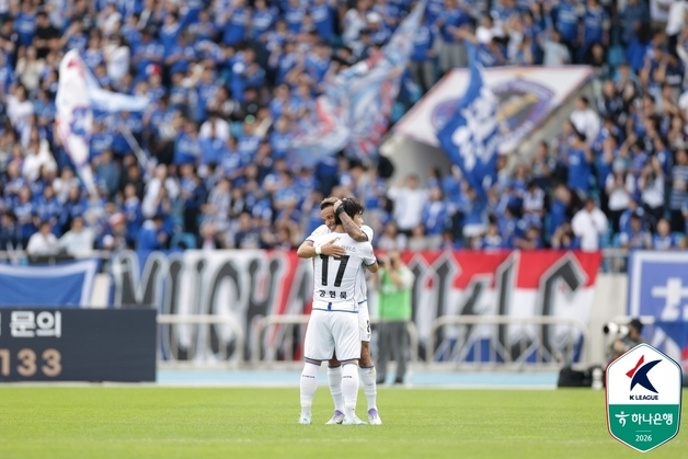 수원 삼성, 성남 2-0 완파하고 7연승…우승까지 승점 '5'