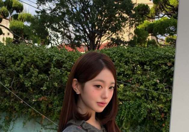 장원영, 니트 원피스로 뽐낸 늘씬 몸매…독보적 비주얼 [N샷]