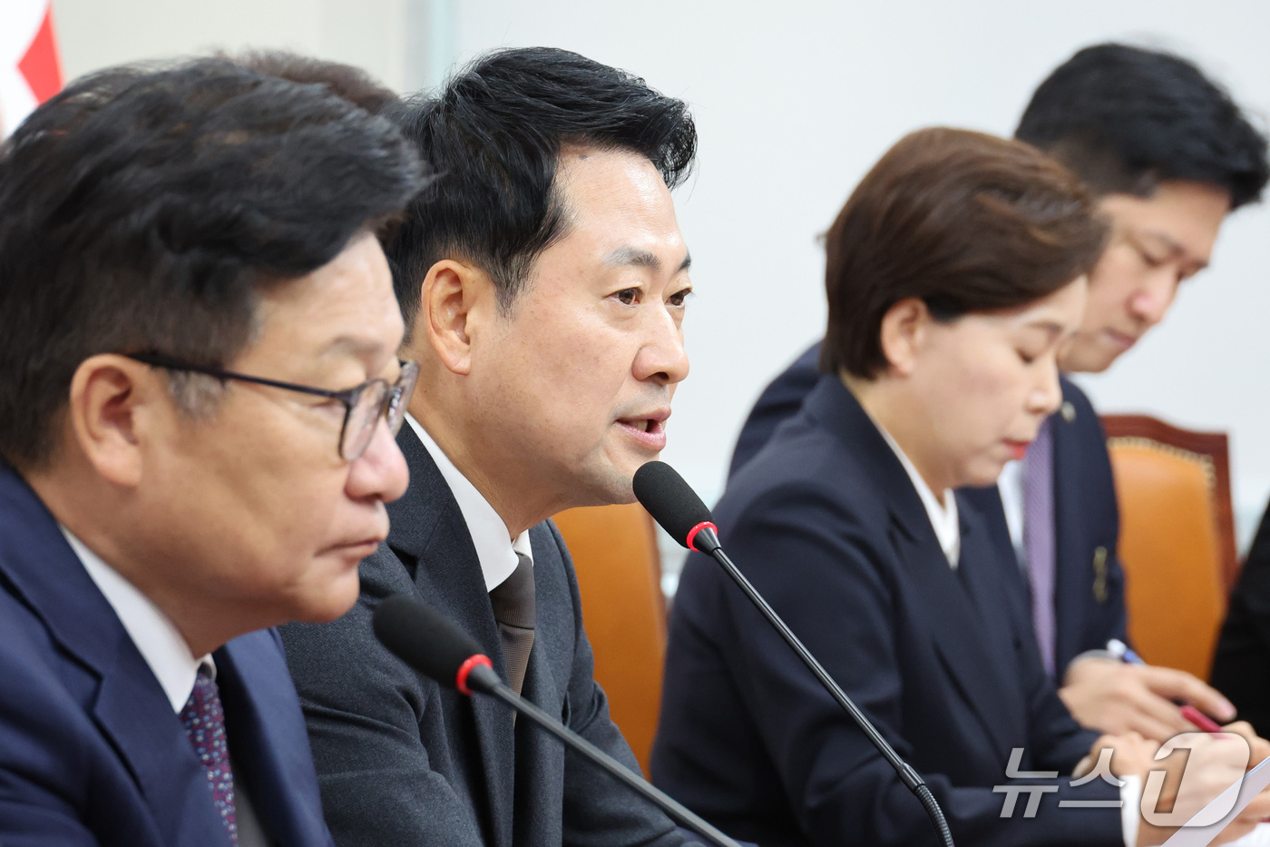 (서울=뉴스1) 신웅수 기자 = 장동혁 국민의힘 대표가 26일 서울 여의도 국회에서 열린 최고위원회의에서 발언하고 있다. 2026.10.26/뉴스1