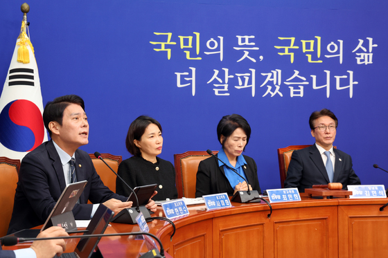 친청 "신천지 조사 공개하라" 재차 압박…與 "11월 의총에서 보고"