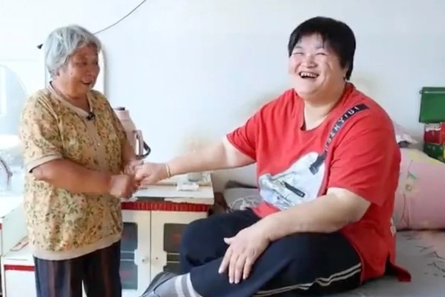 결혼 한 달 만에 식물인간 된 며느리, 17년 돌본 시모…기적이 일어났다
