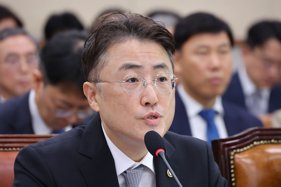 법무장관 대행, '흉악범 재범' 우려에 "법률적 대안 내부 검토"