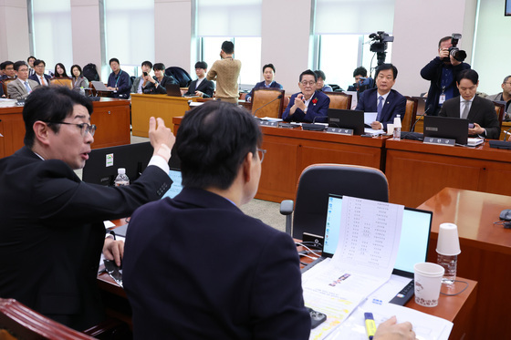 [국감초점] 여야, 법사위 종합국감서 '오세훈 무죄·조희대 탄핵' 공방
