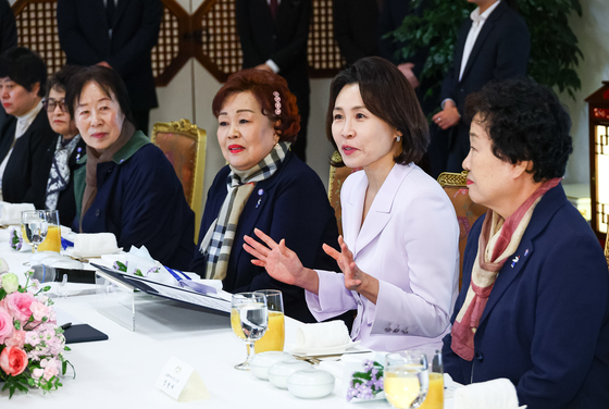 김혜경 여사, 어머니집 전·현직 임원 초청 오찬 간담회 발언