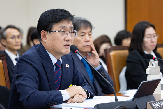 김성환 기후부장관 '반도체 용수' 수몰 예정지역 주민 만난다