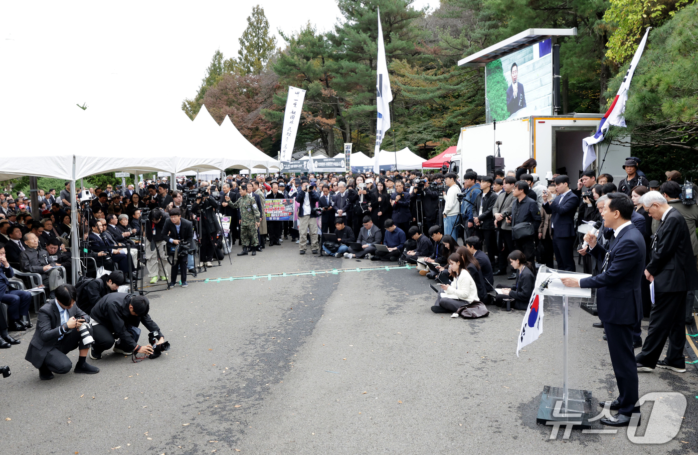 (서울=뉴스1) 오대일 기자 = 오세훈 서울시장이 26일 서울 동작구 국립서울현충원에서 열린 박정희 전 대통령 서거 47주기 추모식에서 인사말을 하고 있다. (공동취재) 2026. …