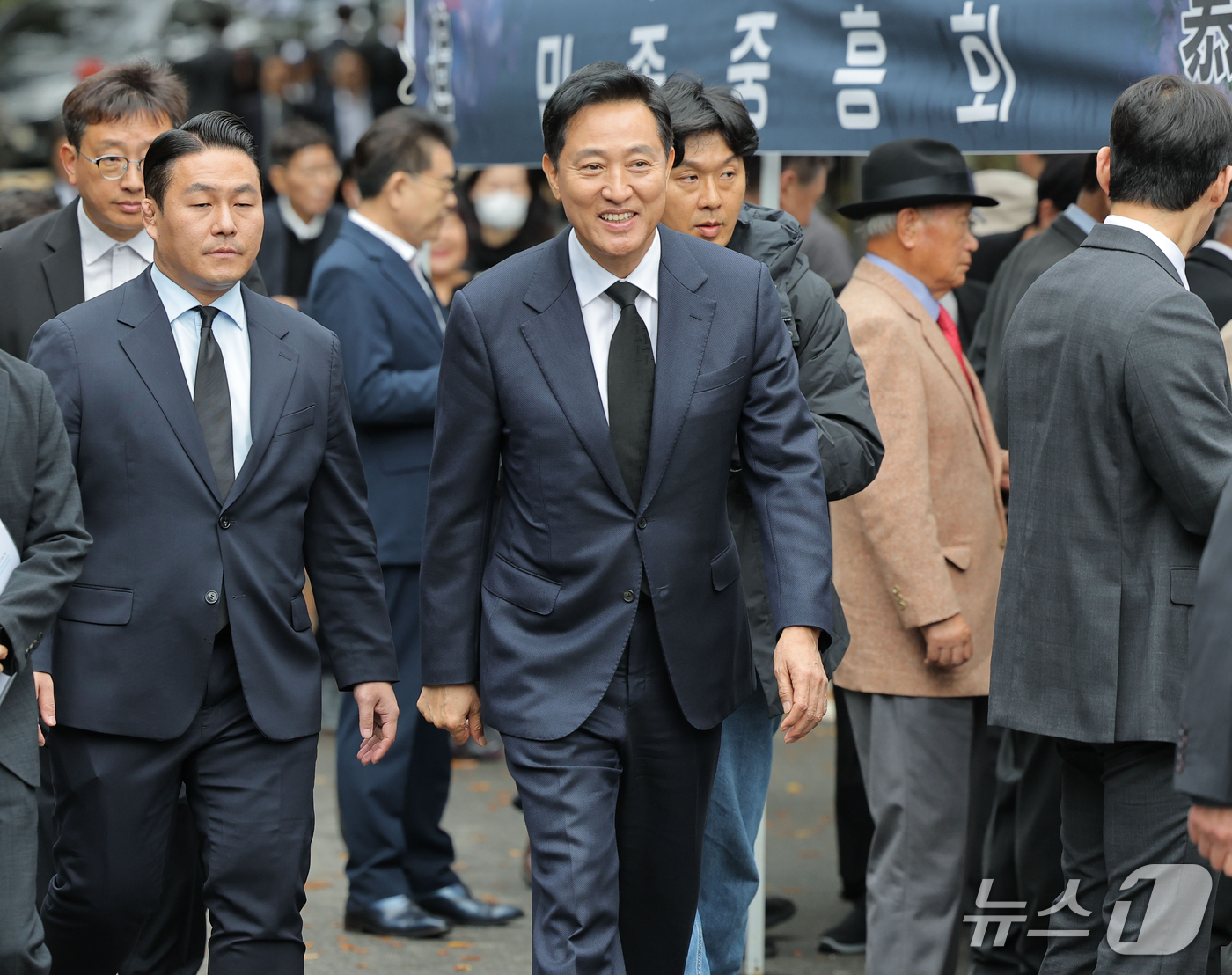 (서울=뉴스1) 오대일 기자 = 오세훈 서울시장이 26일 서울 동작구 국립서울현충원에서 열린 박정희 전 대통령 서거 47주기 추모식에 참석하고 있다. (공동취재) 2026.10.2 …