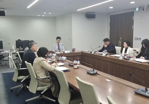 충북도의원 내년 의정비 6981만원 확정…월정수당 155만원 더