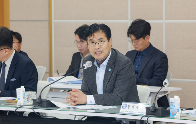 이원택 "도민 체감 민생 안정 최우선"…책임행정·소통 당부