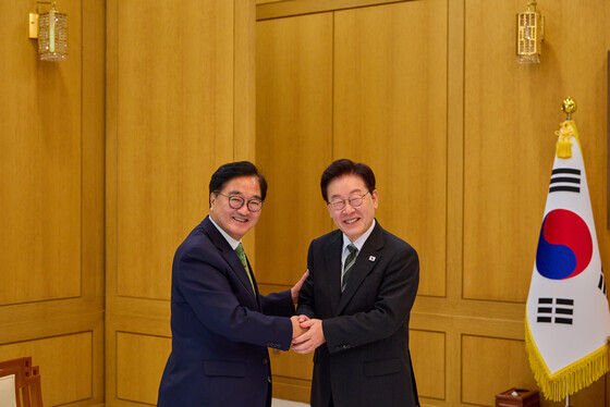 李대통령, 우원식 前국회의장 청와대 초청 오찬…국정현안 논의