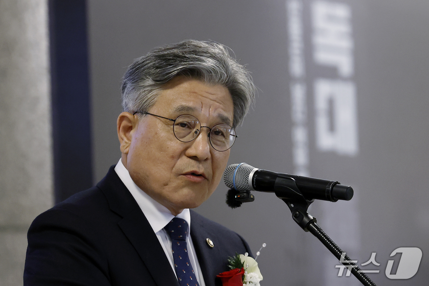 (서울=뉴스1) 박정호 기자 = 허민 국가유산청장이 26일 오후 서울시 종로구 국립고궁박물관에서 열린 안중근의사 환수 유묵 특별전 개막행사에서 환영사를 하고 있다.  2026.10 …