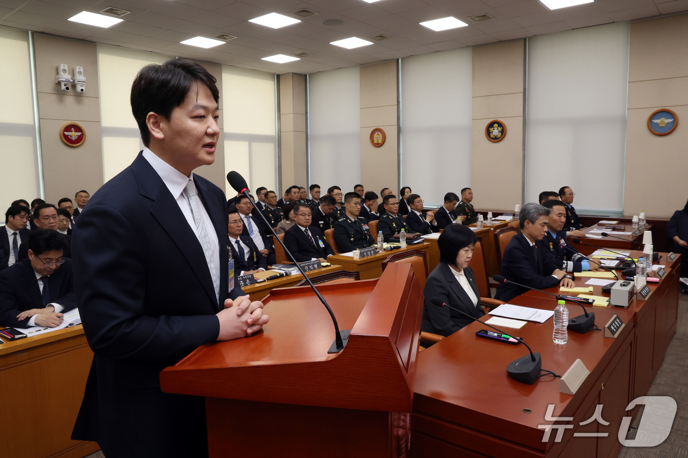 (서울=뉴스1) 황기선 기자 = 이주은 퍼플하트 사무국장이 26일 서울 여의도 국회 국방위원회에서 열린 국방부 등에 대한 국정감사 종합감사에서 증인으로 출석, 의원 질의에 답하고 …