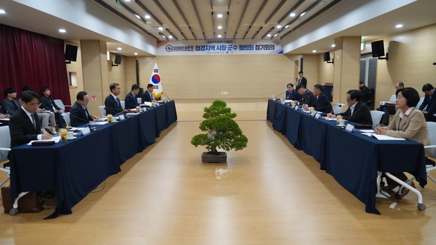 "안보 희생지역에 특별 지원을"…동서평화고속도 등 14개 안건 논의