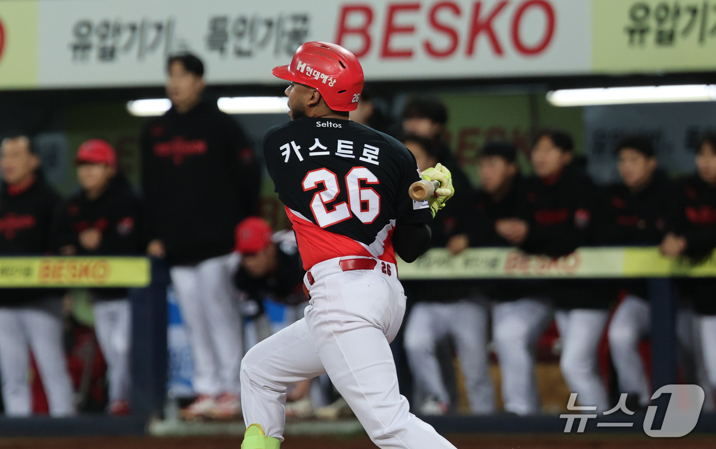 (대구=뉴스1) 박지혜 기자 = 26일 오후 대구 삼성라이온즈파크에서 열린 프로야구 2026 신한 SOL KBO 포스트시즌 플레이오프 1차전 KIA 타이거즈와 삼성 라이온즈의 경기 …