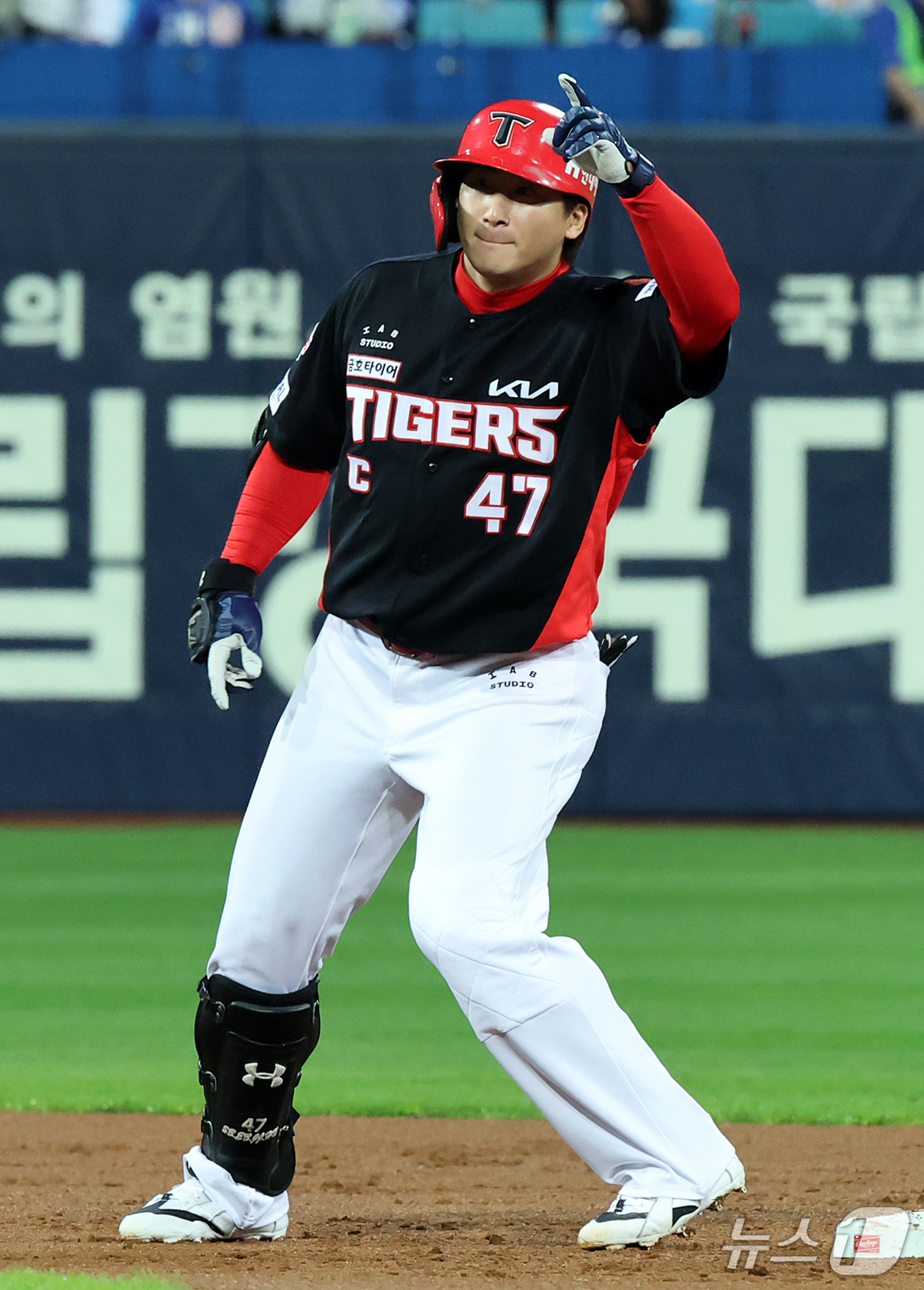 (대구=뉴스1) 김진환 기자 = 26일 오후 대구 삼성라이온즈파크에서 열린 프로야구 2026 신한 SOL KBO 포스트시즌 플레이오프 1차전 KIA 타이거즈와 삼성 라이온즈의 경기 …