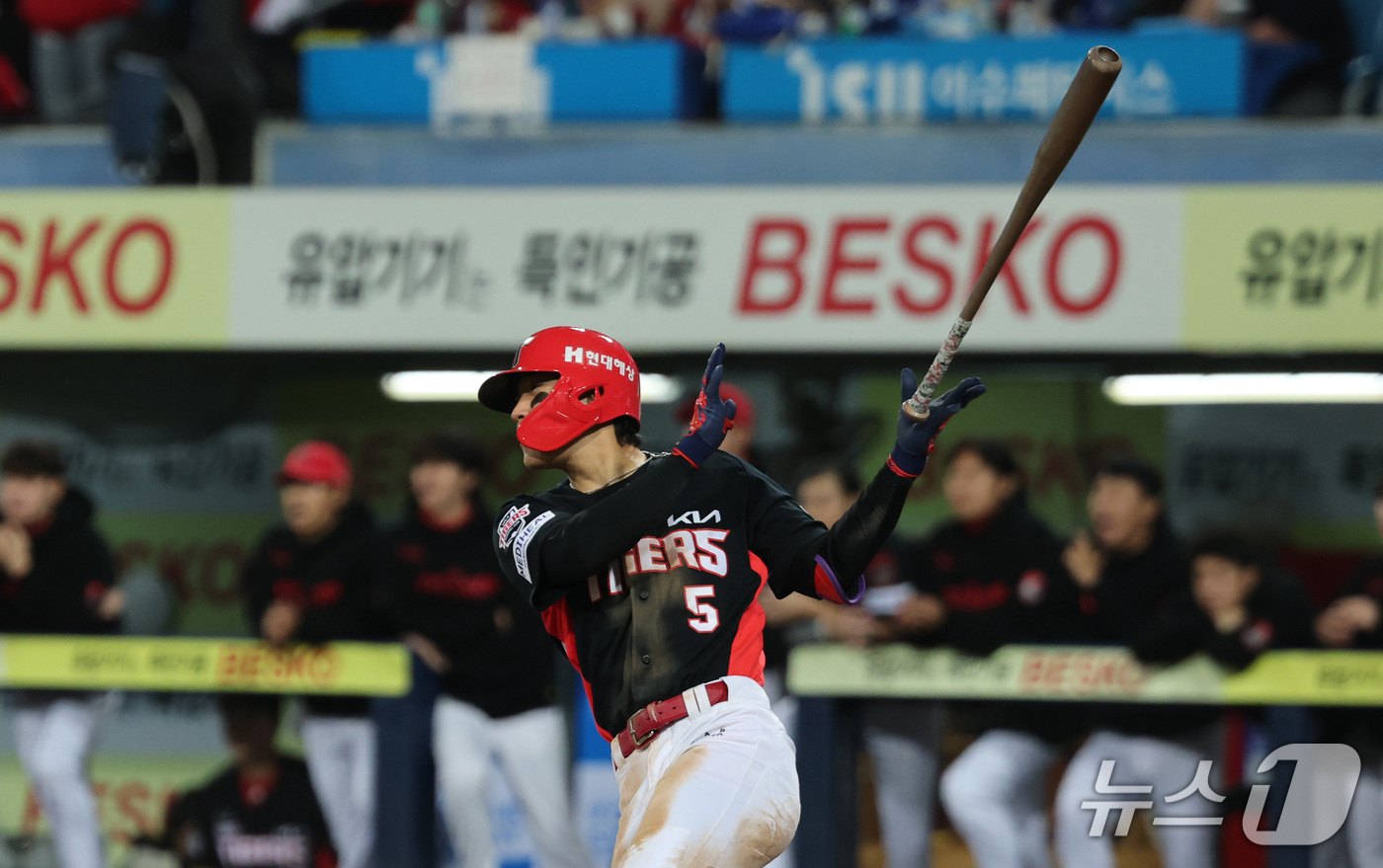 (대구=뉴스1) 박지혜 기자 = 26일 오후 대구 삼성라이온즈파크에서 열린 프로야구 2026 신한 SOL KBO 포스트시즌 플레이오프 1차전 KIA 타이거즈와 삼성 라이온즈의 경기 …