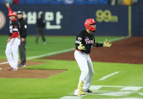 '투런포' 달아나는 카스트로