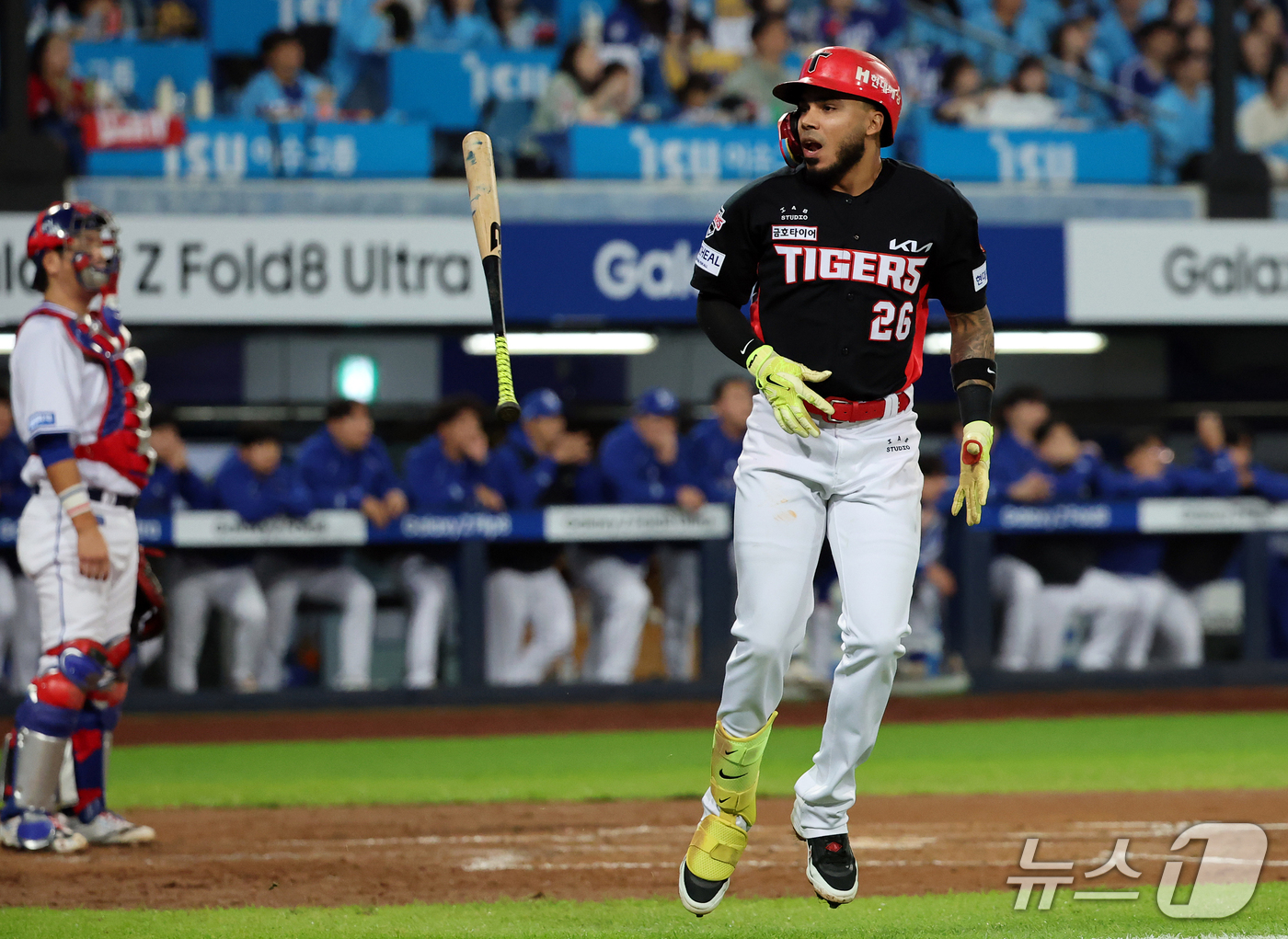 (대구=뉴스1) 김진환 기자 = 26일 오후 대구 삼성라이온즈파크에서 열린 프로야구 2026 신한 SOL KBO 포스트시즌 플레이오프 1차전 KIA 타이거즈와 삼성 라이온즈의 경기 …