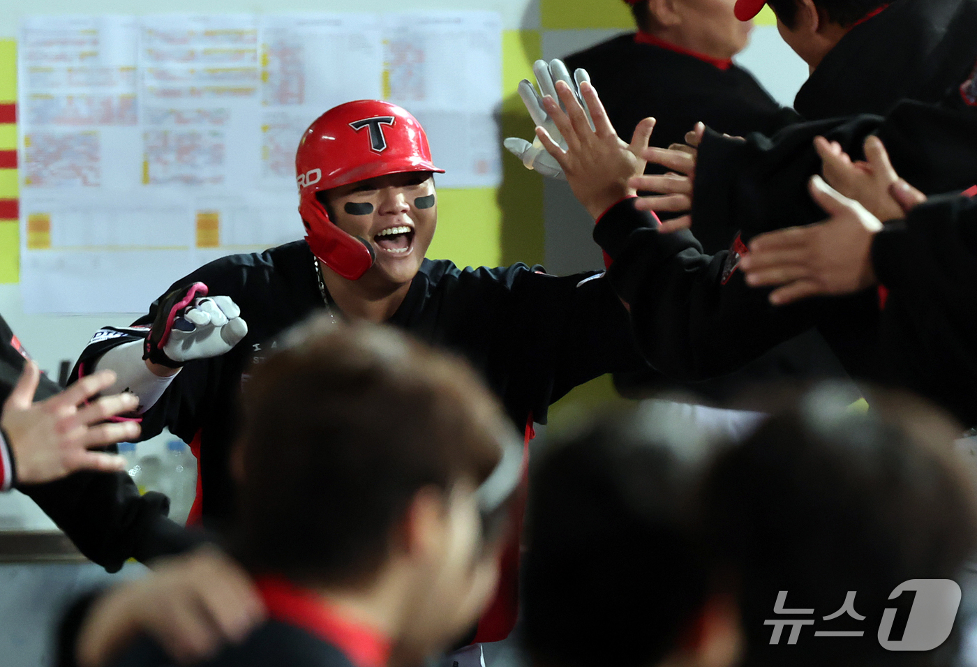 (대구=뉴스1) 김진환 기자 = 26일 오후 대구 삼성라이온즈파크에서 열린 프로야구 2026 신한 SOL KBO 포스트시즌 플레이오프 1차전 KIA 타이거즈와 삼성 라이온즈의 경기 …