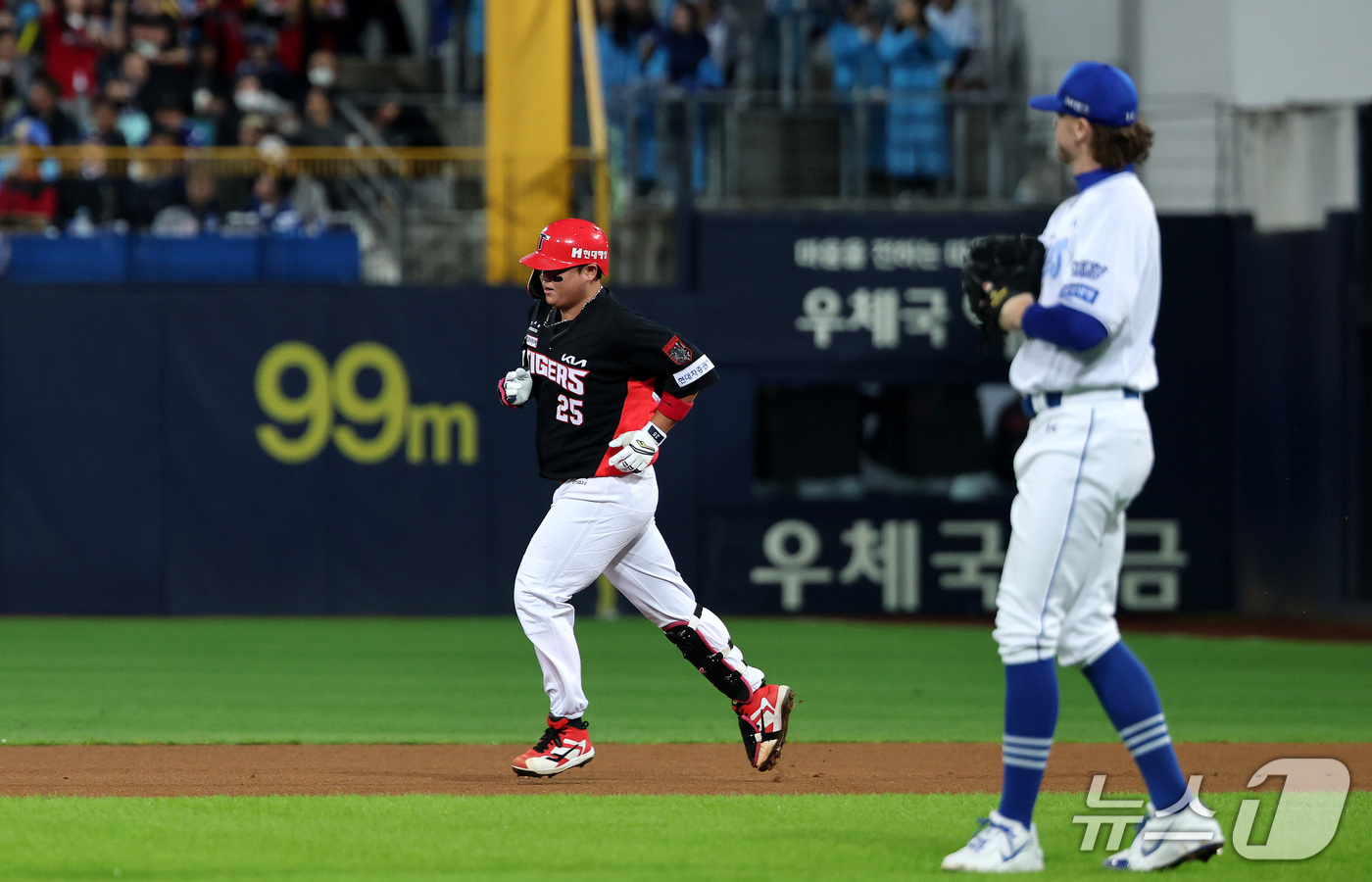 (대구=뉴스1) 박지혜 기자 = 26일 오후 대구 삼성라이온즈파크에서 열린 프로야구 2026 신한 SOL KBO 포스트시즌 플레이오프 1차전 KIA 타이거즈와 삼성 라이온즈의 경기 …