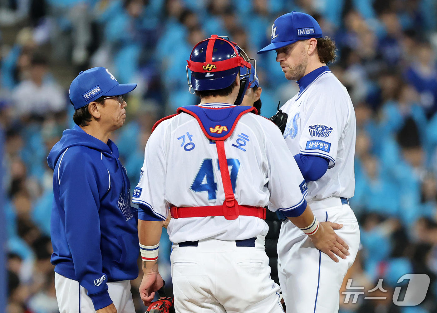 (대구=뉴스1) 김진환 기자 = 26일 오후 대구 삼성라이온즈파크에서 열린 프로야구 2026 신한 SOL KBO 포스트시즌 플레이오프 1차전 KIA 타이거즈와 삼성 라이온즈의 경기 …