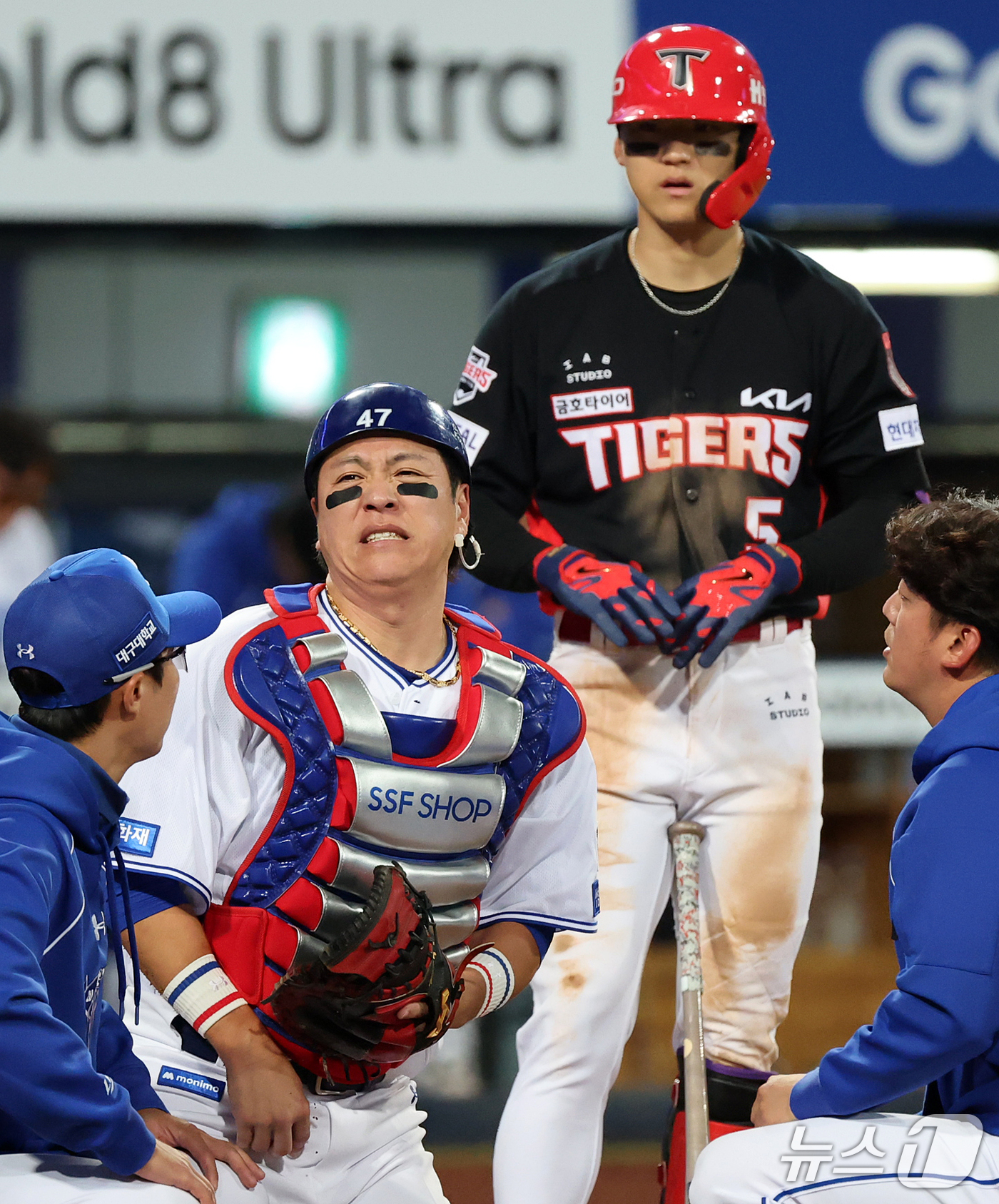 (대구=뉴스1) 김진환 기자 = 26일 오후 대구 삼성라이온즈파크에서 열린 프로야구 2026 신한 SOL KBO 포스트시즌 플레이오프 1차전 KIA 타이거즈와 삼성 라이온즈의 경기 …
