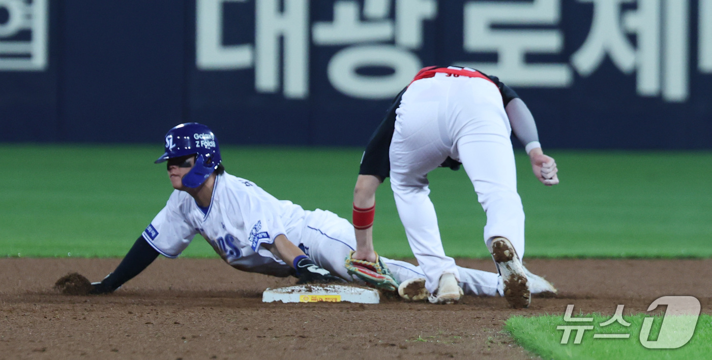 (대구=뉴스1) 박지혜 기자 = 26일 오후 대구 삼성라이온즈파크에서 열린 프로야구 2026 신한 SOL KBO 포스트시즌 플레이오프 1차전 KIA 타이거즈와 삼성 라이온즈의 경기 …