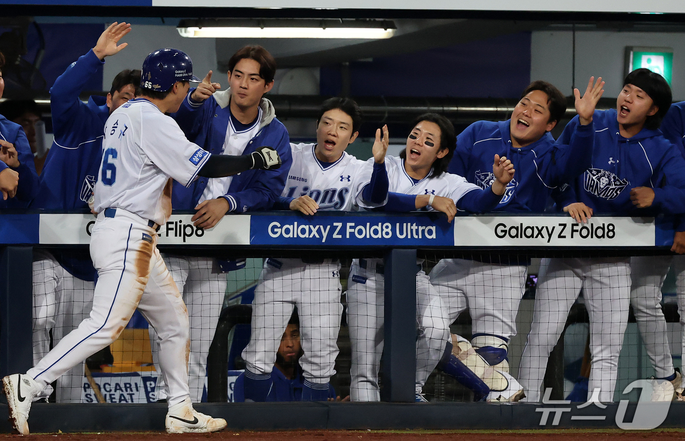 (대구=뉴스1) 김진환 기자 = 26일 오후 대구 삼성라이온즈파크에서 열린 프로야구 2026 신한 SOL KBO 포스트시즌 플레이오프 1차전 KIA 타이거즈와 삼성 라이온즈의 경기 …