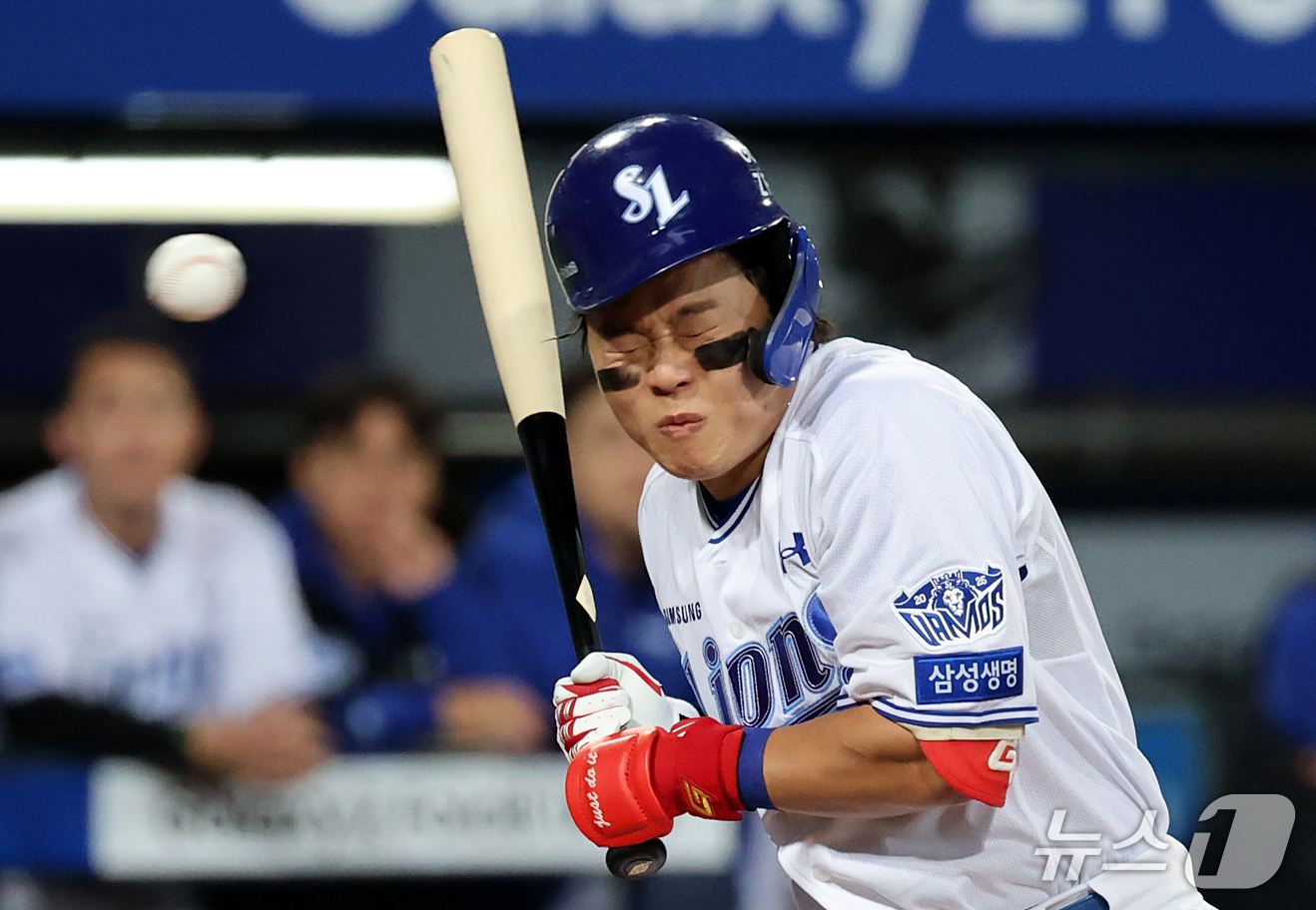 (대구=뉴스1) 김진환 기자 = 26일 오후 대구 삼성라이온즈파크에서 열린 프로야구 2026 신한 SOL KBO 포스트시즌 플레이오프 1차전 KIA 타이거즈와 삼성 라이온즈의 경기 …