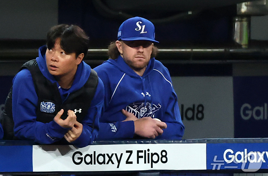 (대구=뉴스1) 김진환 기자 = 26일 오후 대구 삼성라이온즈파크에서 열린 프로야구 2026 신한 SOL KBO 포스트시즌 플레이오프 1차전 KIA 타이거즈와 삼성 라이온즈의 경기 …