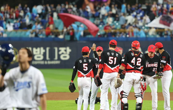 KIA, PO 1차전 승리