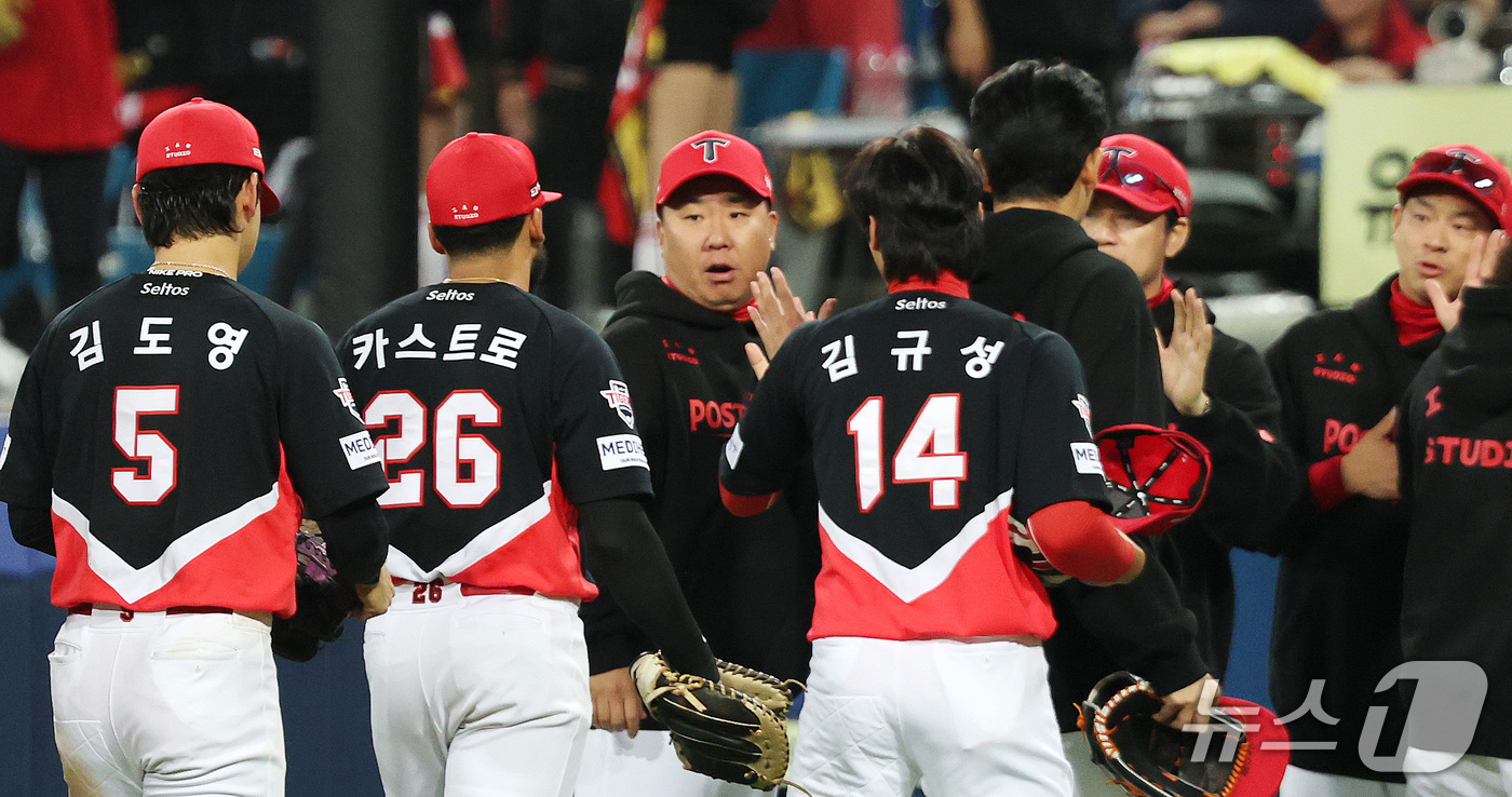(대구=뉴스1) 박지혜 기자 = 26일 오후 대구 삼성라이온즈파크에서 열린 프로야구 2026 신한 SOL KBO 포스트시즌 플레이오프 1차전 KIA 타이거즈와 삼성 라이온즈의 경기 …