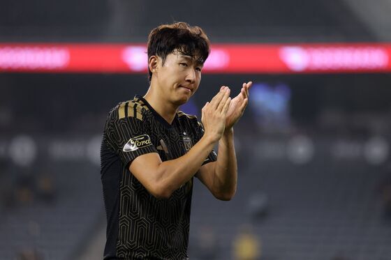 손흥민 향한 인종차별 의혹 관중 해명…"니하오 아닌 내 아들 외쳐"