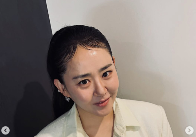 '정평과 결혼 4개월째' 문근영, 볼살 쏙 빠졌네…리즈 미모 그대로 [N샷]