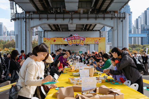 잠수교 '치킨데이'에 12만명 몰렸다…하루 매출 1억800만원