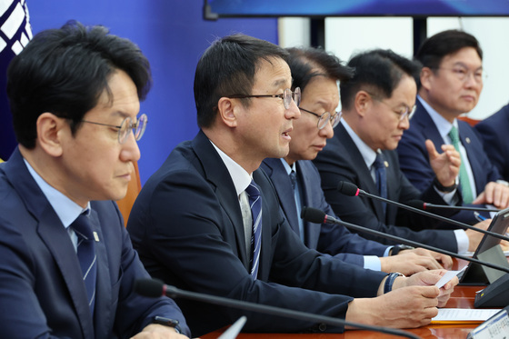 국감 대책회의 발언하는 한병도