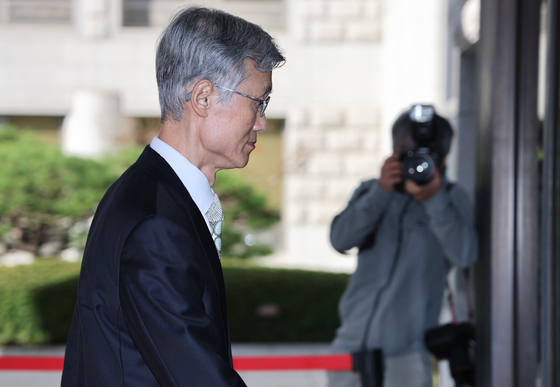 대법 향하는 조희대 대법원장