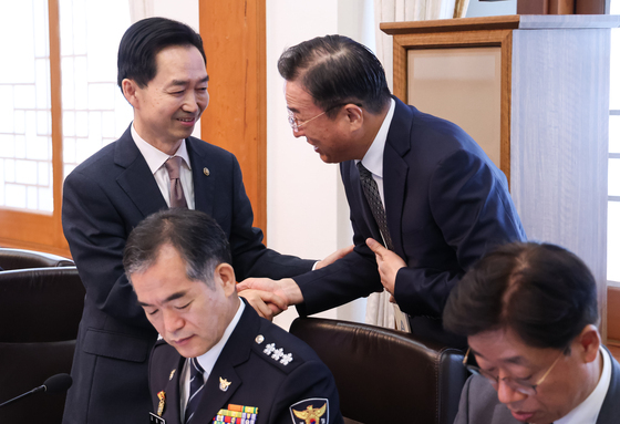 중수청장, 오늘 검찰총장 대행 만난다…'리니언시 갈등' 물꼬 풀까